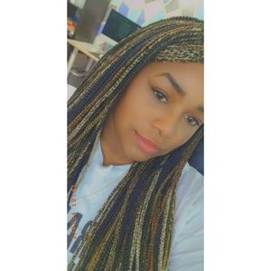 Meet your Posher, Andrea